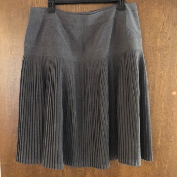 Pleated skirt - Picture 2 of 2